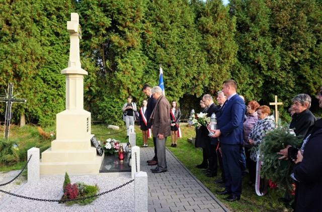 Tak teraz wygląda mogiła ofiar pacyfikacji Rudnika