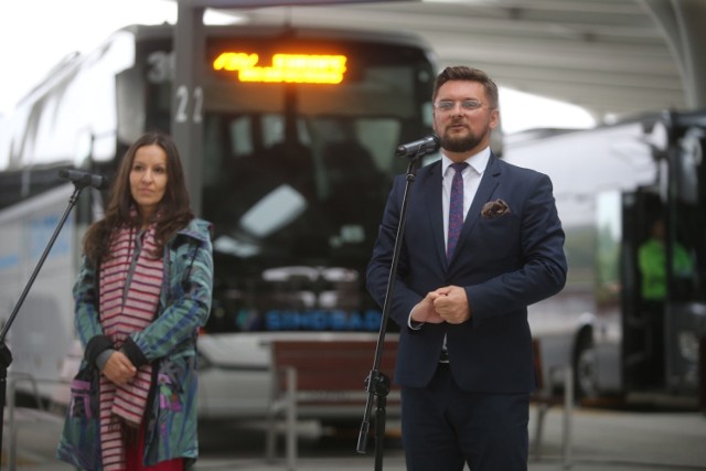 Centrum przesiadkowe "Sądowa" w Katowicach zostało otwarte. Odjeżdża stąd 12 autobusów ZTM, a od 1 października także pojazdy obsługujące połączenia dalsze