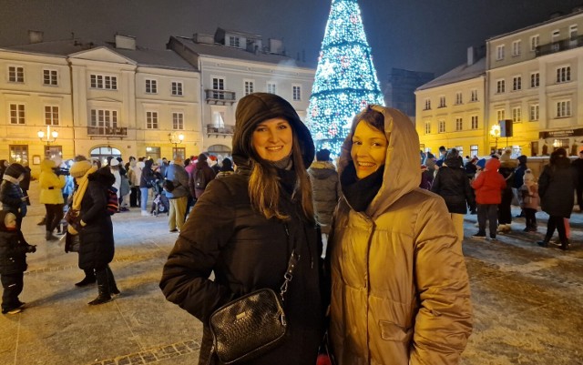 Choinka w Rynku Trybunalski w Piotrkowie już świeci