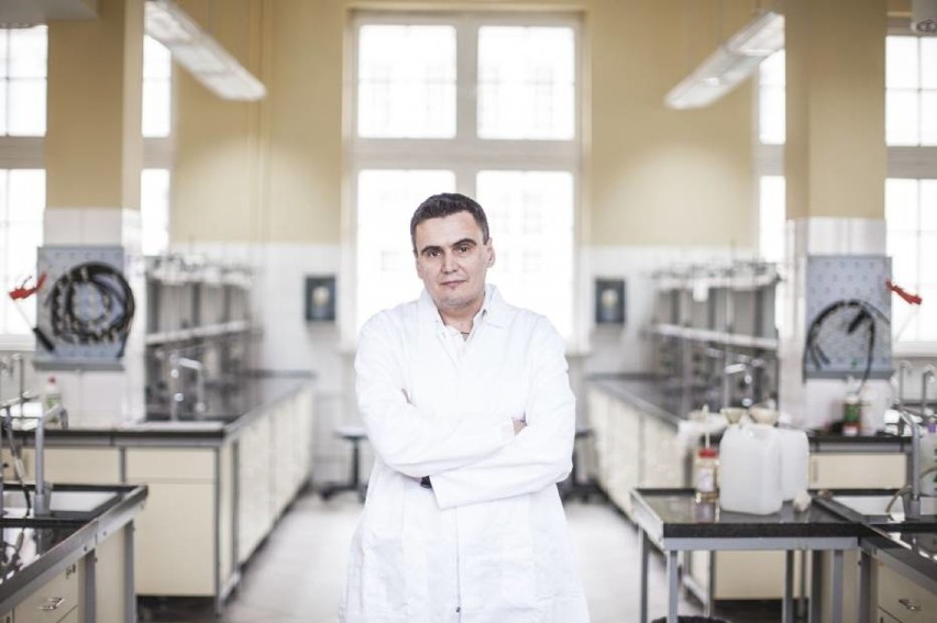 Marcin Drąg - – polski chemik, profesor nauk chemicznych,...