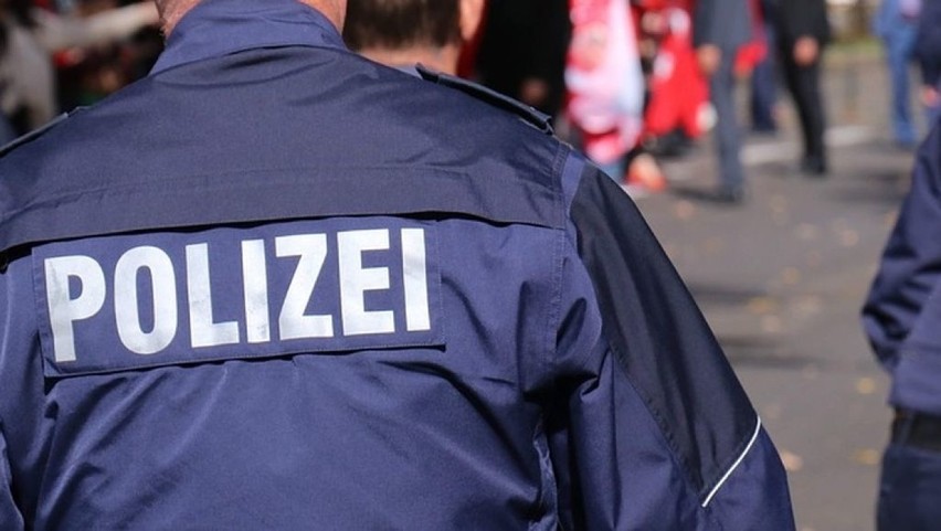 Niemiecki policjant umawiał się w internecie na seks z 13-latką z Wrocławia