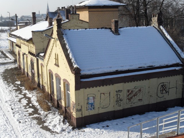 Dworzec kolejowy w Radzionkowie zimą