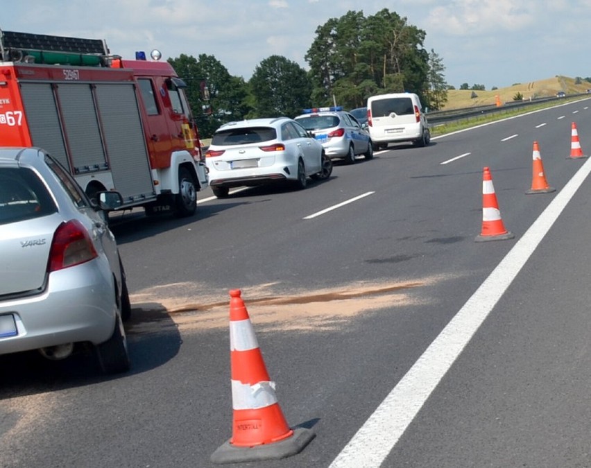 Na autostradzie A1 koło Barłożna zderzyły się 3 auta ZDJĘCIA 