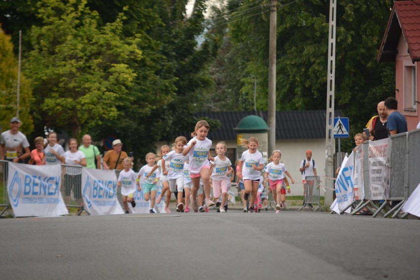 Biegi dziecięco - młodzieżowe w Chrzypsku Wielkim...