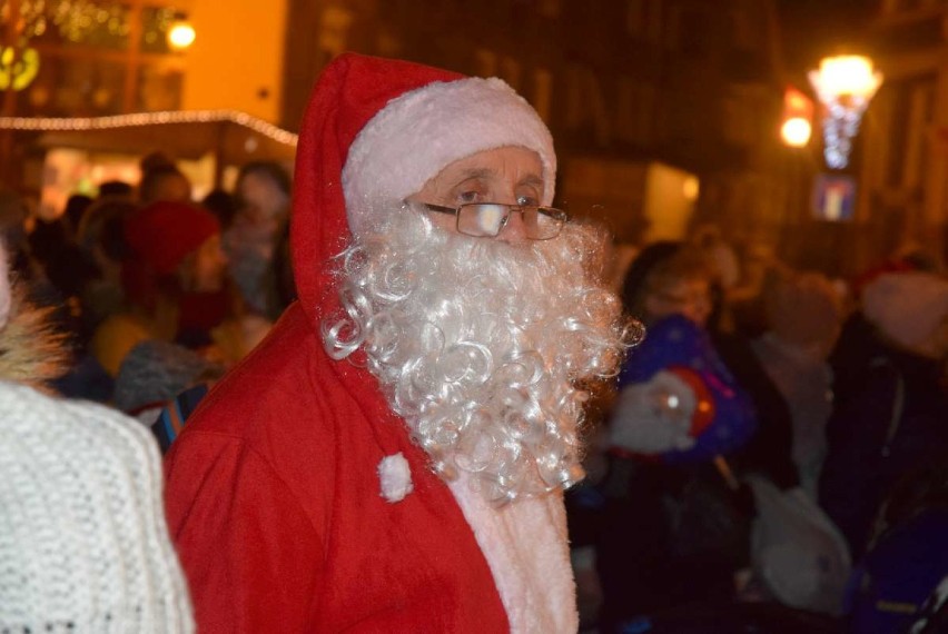 MOKołaje przyjechały na Rynek w Gnieźnie