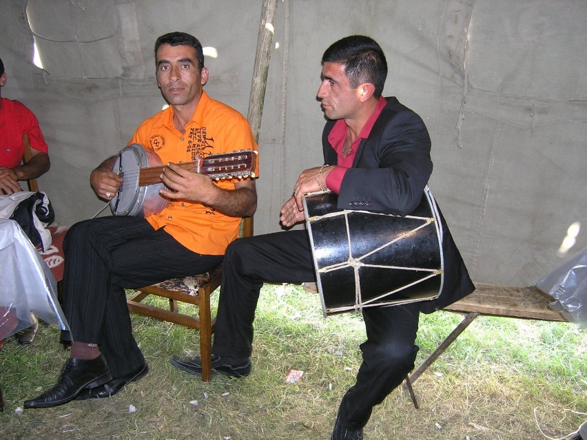 Muzyka towarzyszy Kurdom we wszystkich sytuacjach życiowych,...