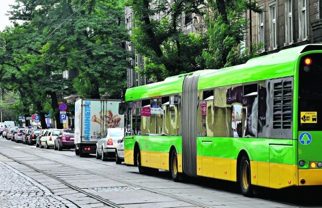 Korki sprawiają, że obecnie jazda tramwajami i autobusami to dla pasażerów koszmar