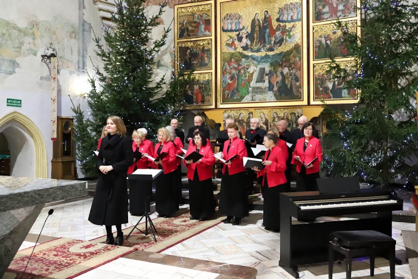 Koncert jakiego u Mikołaja nie było! Wystąpiło sześć chórów....