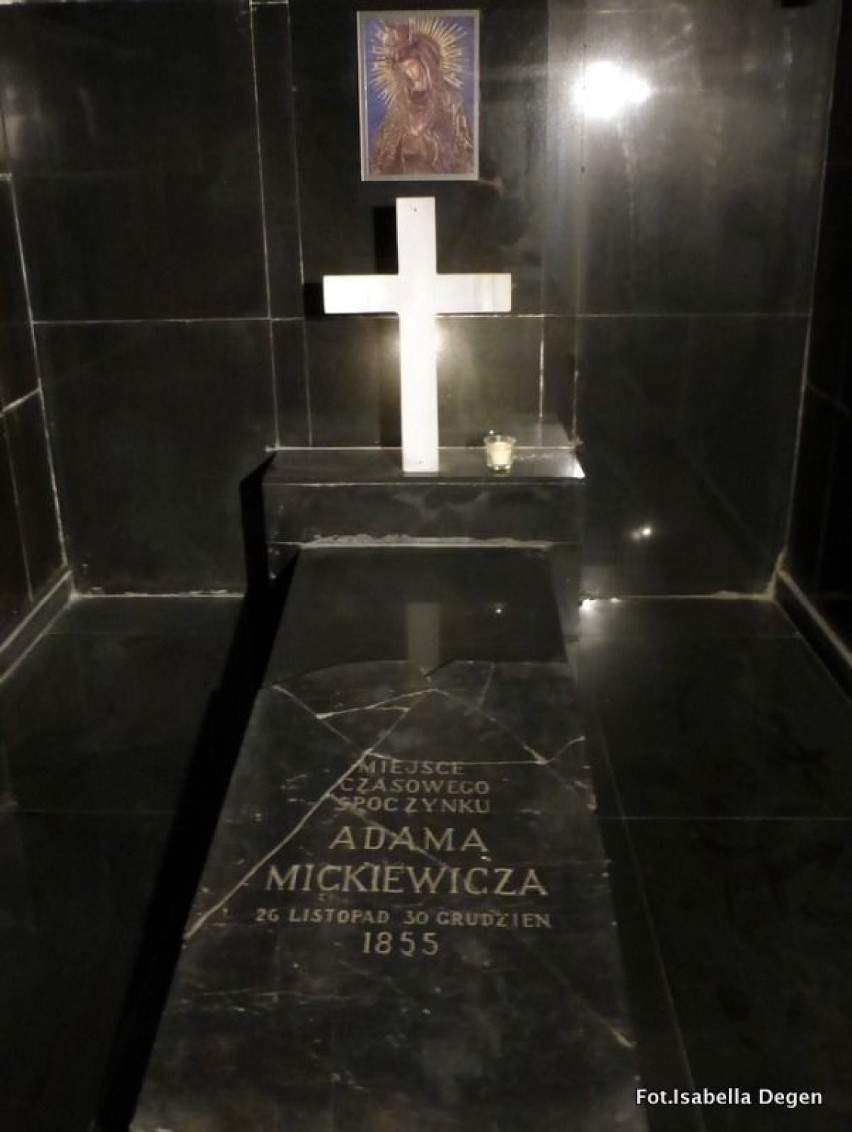 Symboliczny grób Adama Mickiewicza.