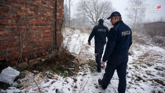 Myszkowscy policjanci sprawdzają pustostany