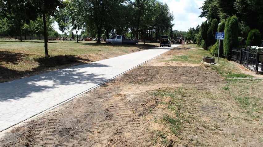 Trwa budowa chodnika na Cmentarzu Komunalnym w Sycowie