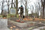 Opolscy żołnierze sprzątali cmentarze, na których leżą kombatanci i powstańcy śląscy