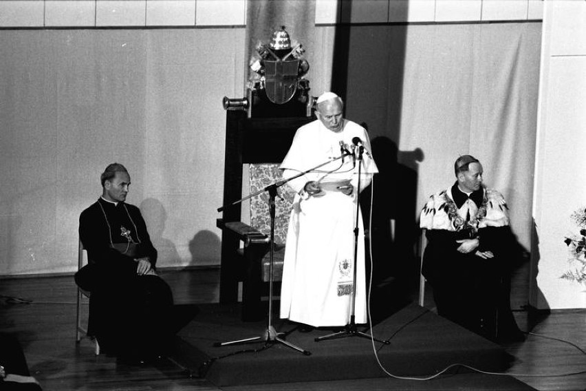 Wspominamy wizytę papieża Jana Pawła II w województwie lubelskim. Zobacz archiwalne zdjęcia