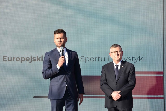 Minister sportu i turystyki Kamil Bortniczuk i marszałek woj. małopolskiego Witold Kozłowski na Europejskim Kongresie Sportu i Turystyki w Zakopanem