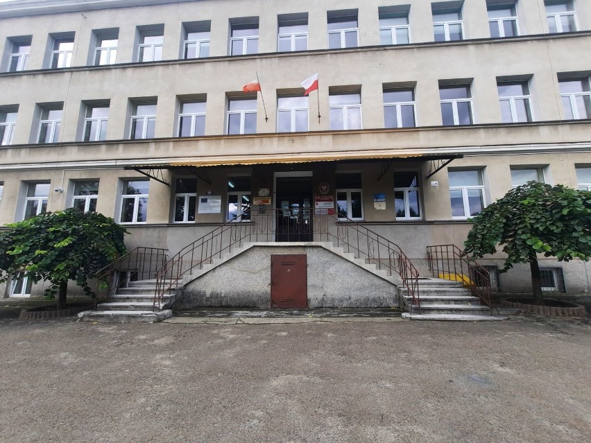 Koronawirus w gminie Kołaczyce. Odwołane zajęcia w liceum, na dwa dni zamknięta Szkoła Podstawowa w Bieździedzy