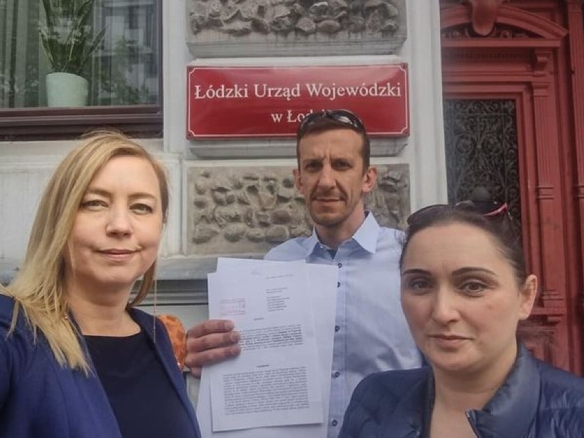Petycję z podpisami mieszkańców powiatu poddębickiego...