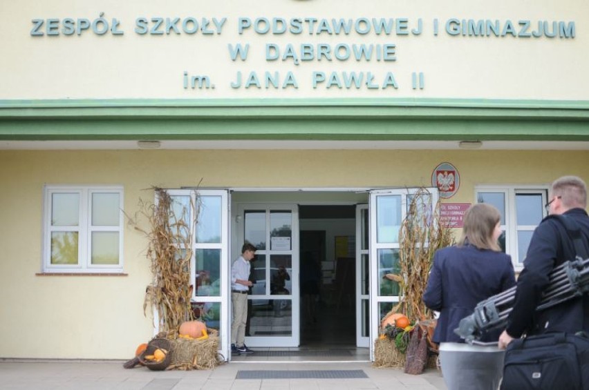Gmina Śrem: pasowanie na ucznia w Dąbrowie 17.10.2014