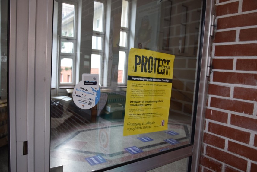 77 szkół w Gdyni włączyło się do strajku. Trwa protest pracowników oświaty [Aktualizacja]