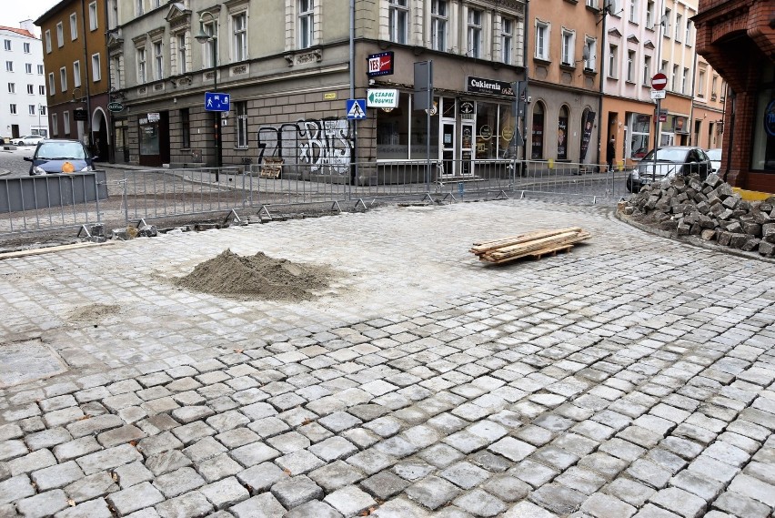 W rejonie skrzyżowania ulic Katedralnej i Książąt Opolskich...