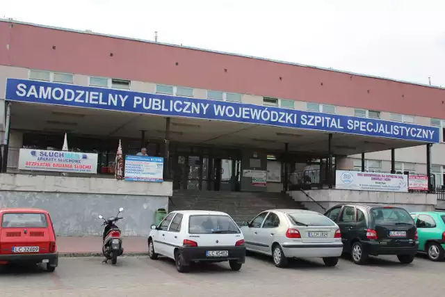 Pracownicy chełmskiego szpitala szykują się do grupowych zwolnień. Wypowiedzenie może otrzymać około 50 osób z nieco ponad tysięcznej załogi placówki. W chełmskim szpitalu będą zaciskać pasa.