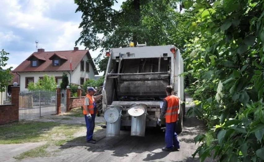 Zielone światło dla umowy z PGK. Firma nadal będzie odbierać śmieci z gminy Goleniów