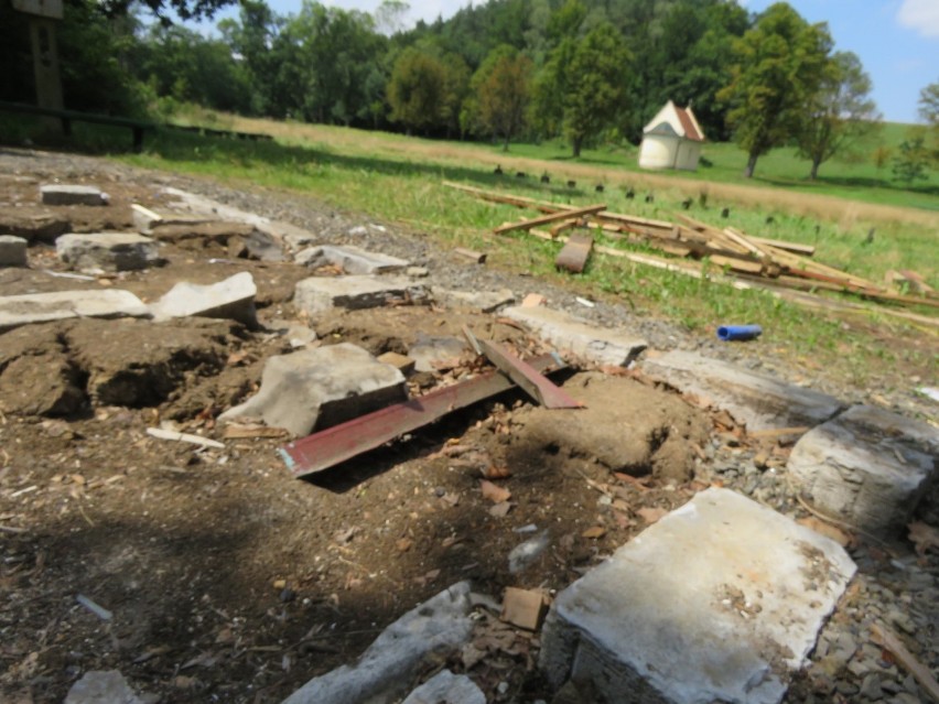 Kazali piłkarzom zlikwidować boisko, bo przeszkadzało zakonnikom