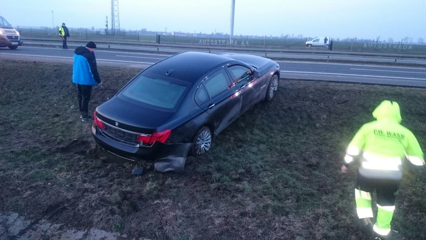 Autostrada A4 koło Lewina Brzeskiego. W limuzynie prezydenta...