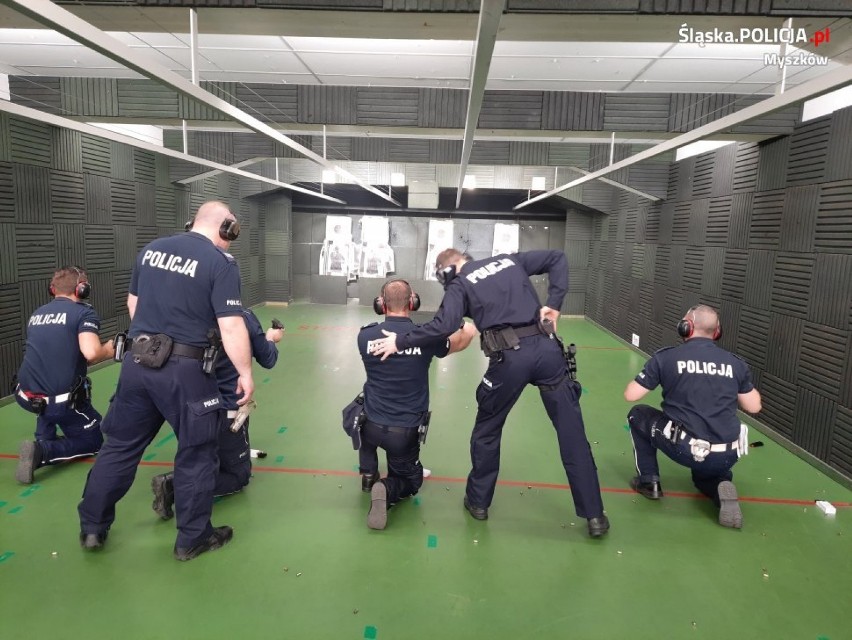 Myszkowscy policjanci sprawdzali swoje umiejętności na strzelnicy ZDJĘCIA 
