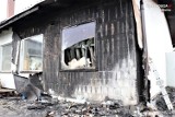 Orzesze: strażacy walczyli z ogniem na dachu stolarni
