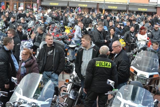 Rozpoczęcie sezonu motocyklowego. Najpierw modlitwa i święcenie, a później parada ulicami Bytowa