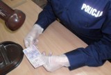 POLICJA: Produkowali fałszywe banknoty i wprowadzali do obiegu