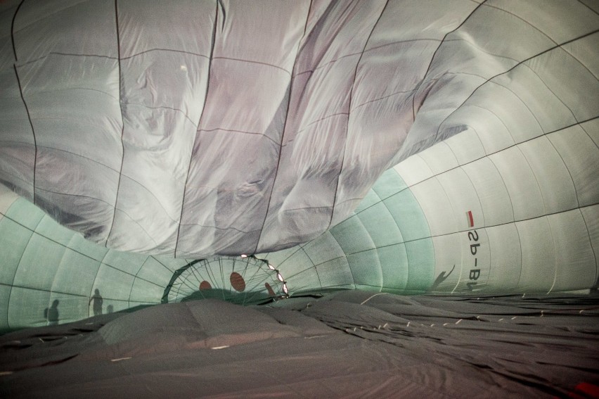 Nocny pokaz balonów w Lesznie w 2018 roku