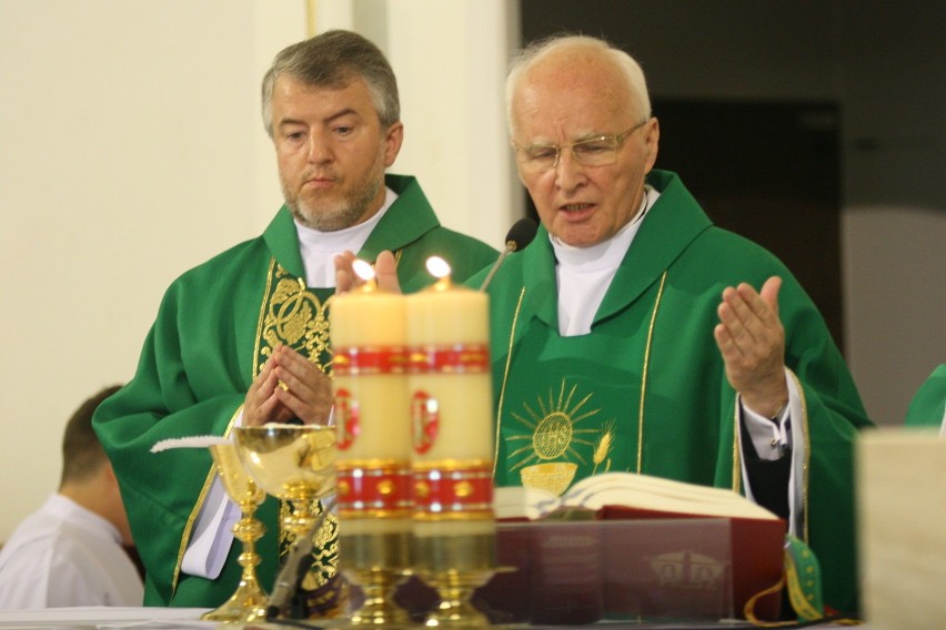 Rada Miasta uhonorowała prałata Tarczą Herbową Nowego Sącza....