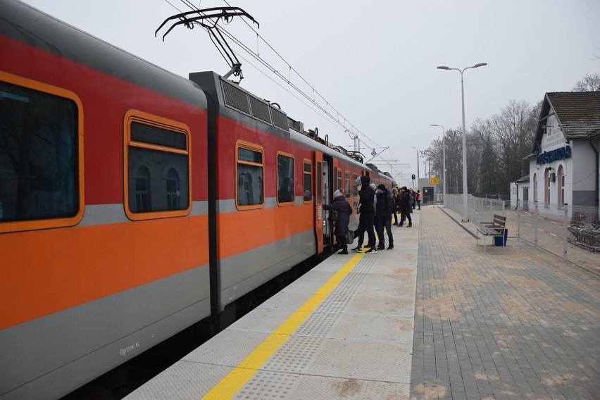 Nowy peron w Zduńskiej Woli już oddany do użytku [zdjęcia]