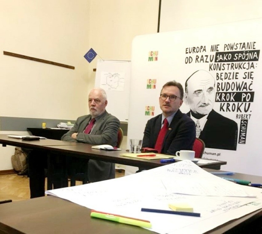 Starsze ambasadorki z Technikum nr 3 w Malborku na spotkaniu szkolnych klubów europejskich w Warszawie