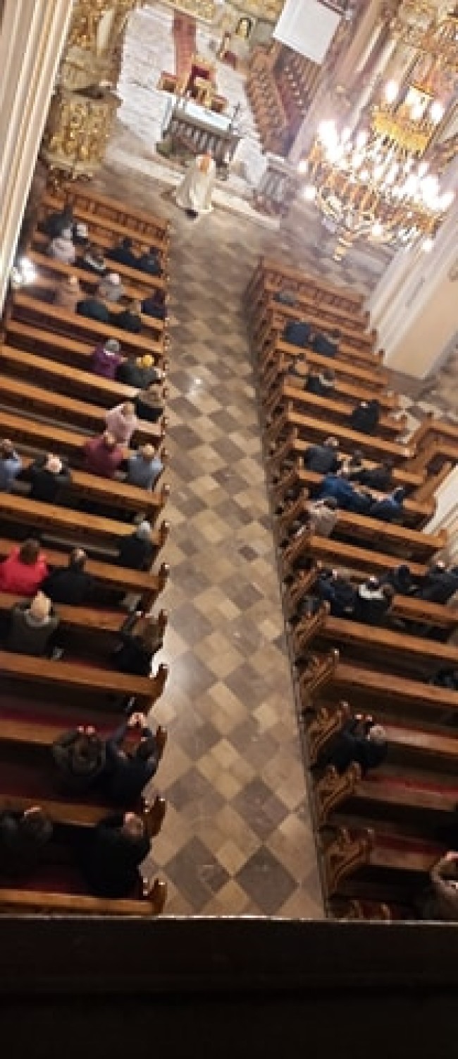 Modlitwa w kaliskiej katedrze o powstrzymanie koronawirusa. ZDJĘCIA