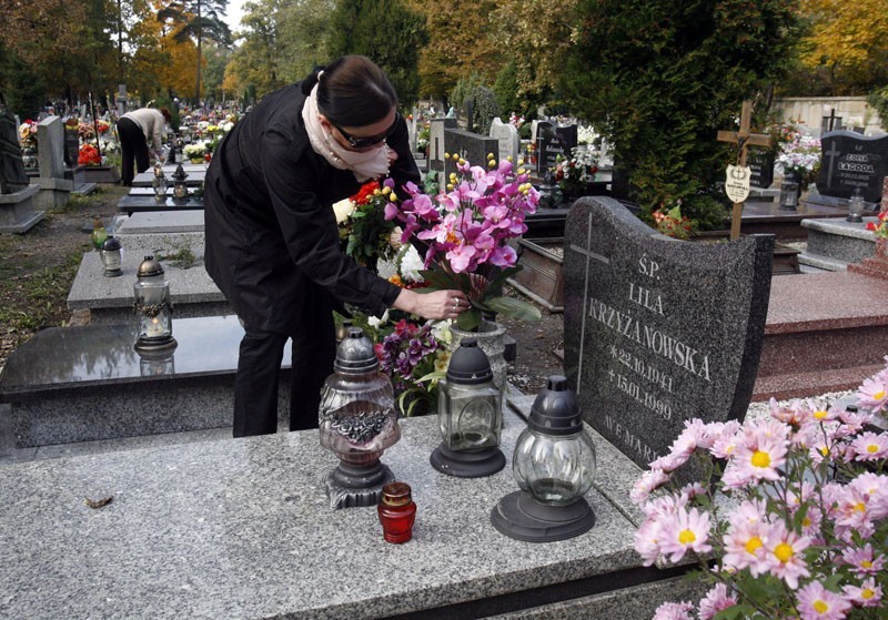 Legnica: Niedziela na cmentarzu(zdjęcia)