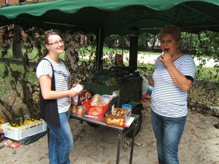 Wystrzały, wybuchy petard i granaty w pleszewskim parku