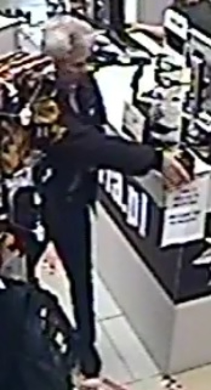 Ukradł portfel w galerii handlowej w centrum Katowic. Rozpoznajesz go?