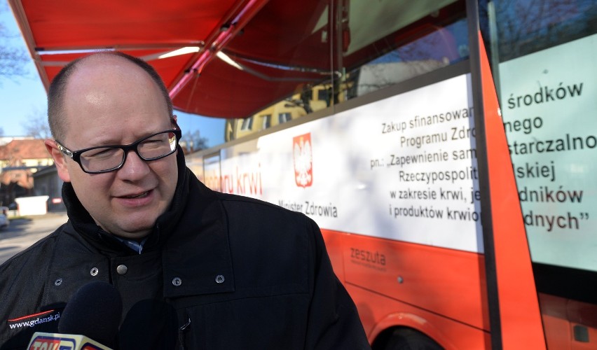 Paweł Adamowicz oddał krew i nominował kolejne osoby