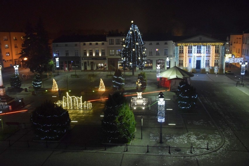 Świąteczna iluminacja w Oleśnie.