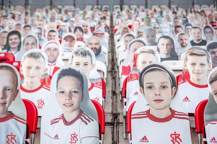 Tak wygląda :"tekturowa armia" przed meczem z Górnikiem - ZDJĘCIA
