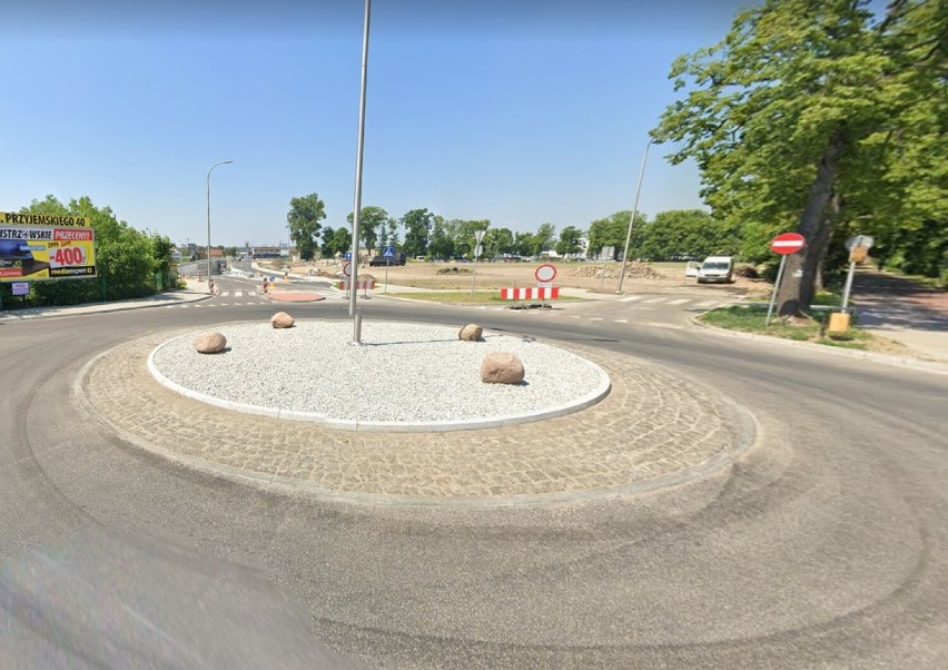 Zdjęcia z Google Street View w Rawiczu wykonane w czerwcu 2021 roku