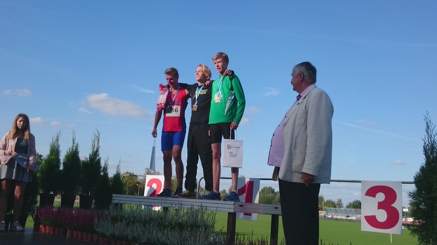 Filip Ostrowski na podium