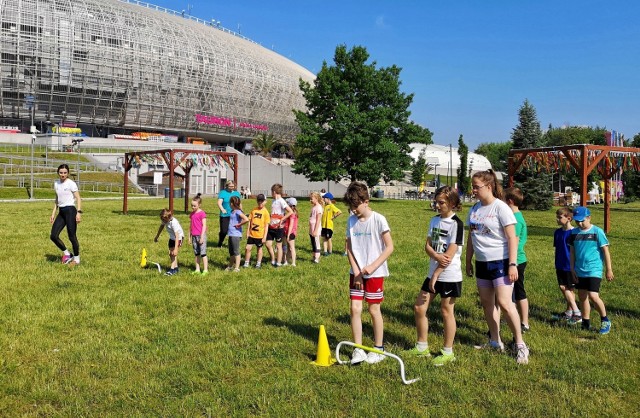 „Arena w ruchu” to projekt, w ramach którego krakowskie kluby i stowarzyszenia sportowe poprowadzą zajęcia dla dzieci i młodzieży.