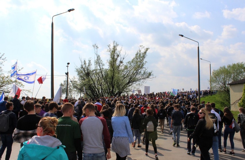 Młodzież z Zespołu Szkół Ponadgimnazjalnych CKU w Przygodzicach na "International March of the Living"