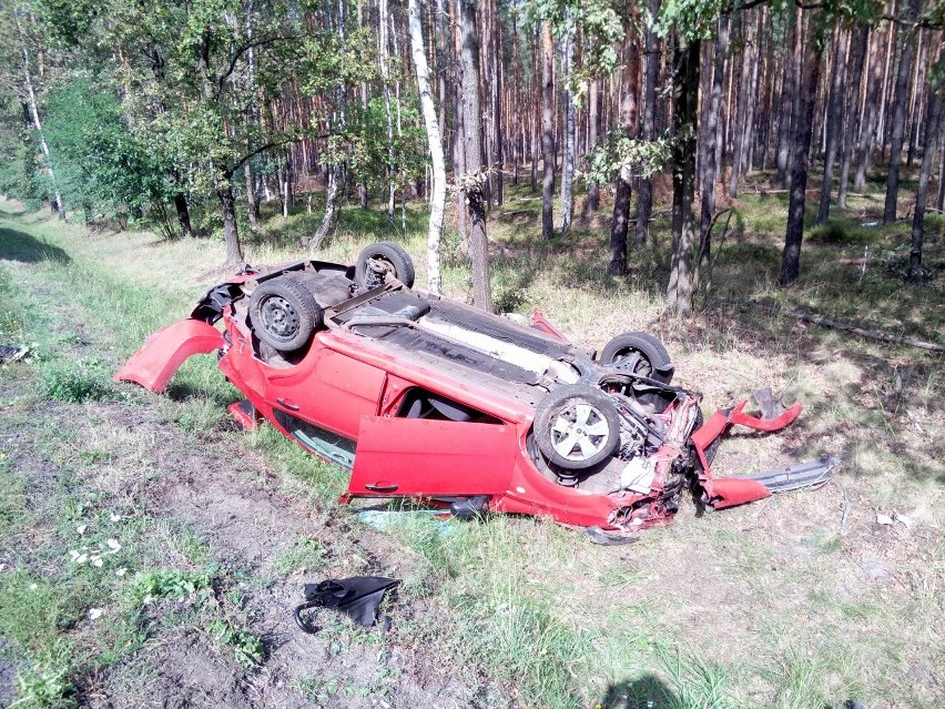 Wypadek na DK11 w Antoninie. Osobówka zderzyła się z tirem