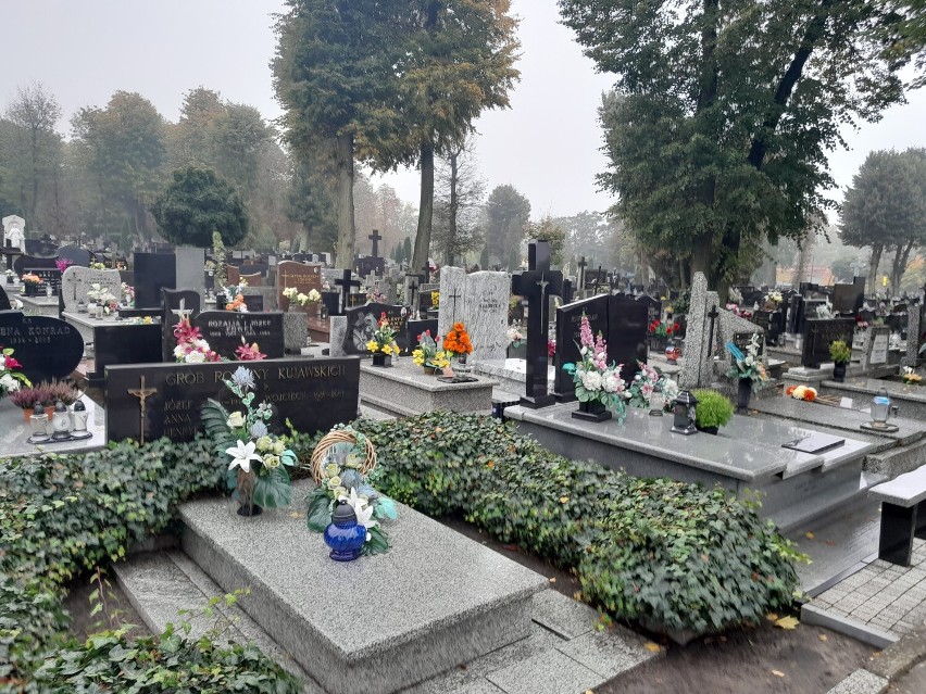 Stary cmentarz przy ul. Łaskiej w Zduńskiej Woli na tydzień...