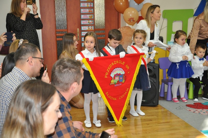 Pasowanie na przedszkolaka w "Bajkowej Ciuchci" w Jędrzejowie. Dzieciaki świętowały też Dzień Pluszowego Misia