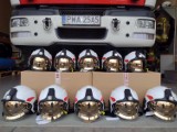 Kilka dni temu specjalne ubrania, a teraz jednostka OSP Skoki otrzymała nowe hełmy strażackie!